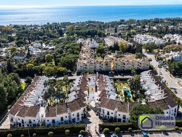 3 bedroom Townhouse for sale in Nagüeles Alto, Marbella with pool garage - € 740,000 (Ref: 9969170)