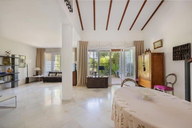 3 soverom Hus til salgs i Guadalmina Alta, Marbella med svømmebasseng garasje - € 947 000 (Ref: 9974547)