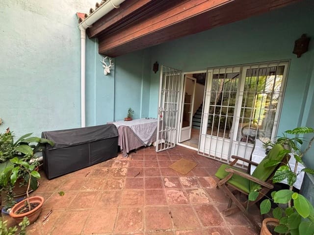 3 soverom Hus til salgs i Guadalmina Alta, Marbella med svømmebasseng garasje - € 947 000 (Ref: 9974547)