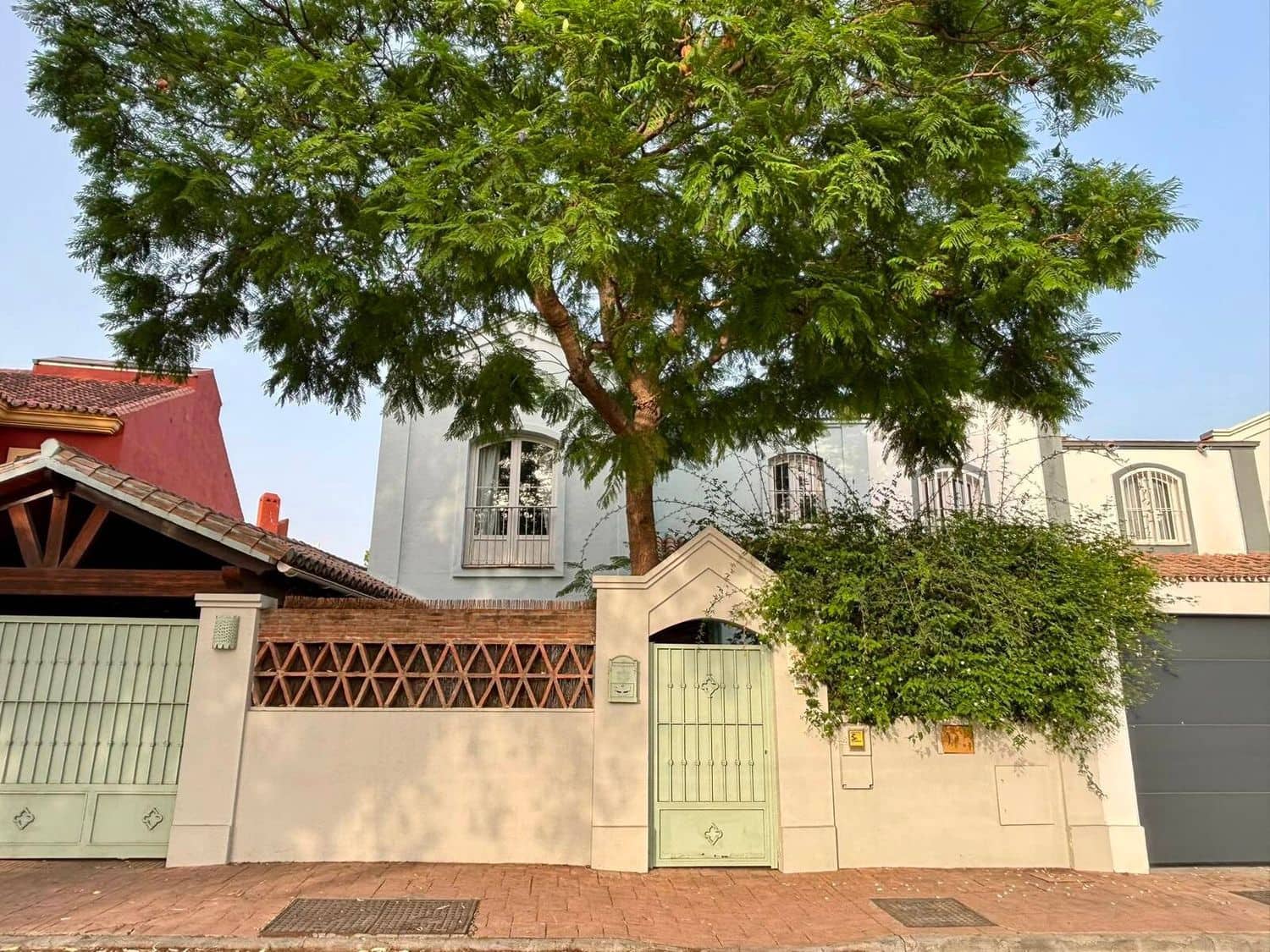 3 soverom Hus til salgs i San Pedro de Alcantara med svømmebasseng garasje - € 947 000 (Ref: 9974547)