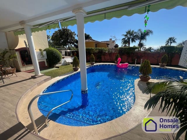 6 bedroom Villa for sale in Valdeolletas - Las Cancelas - Xarblanca, Marbella with pool garage - € 1,495,000 (Ref: 9981677)