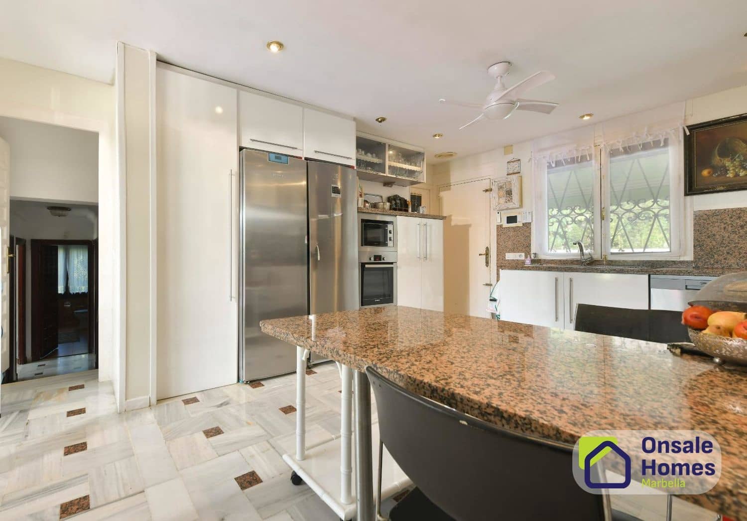 6 bedroom Villa for sale in Marbella with pool garage - € 1,495,000 (Ref: 9981677)