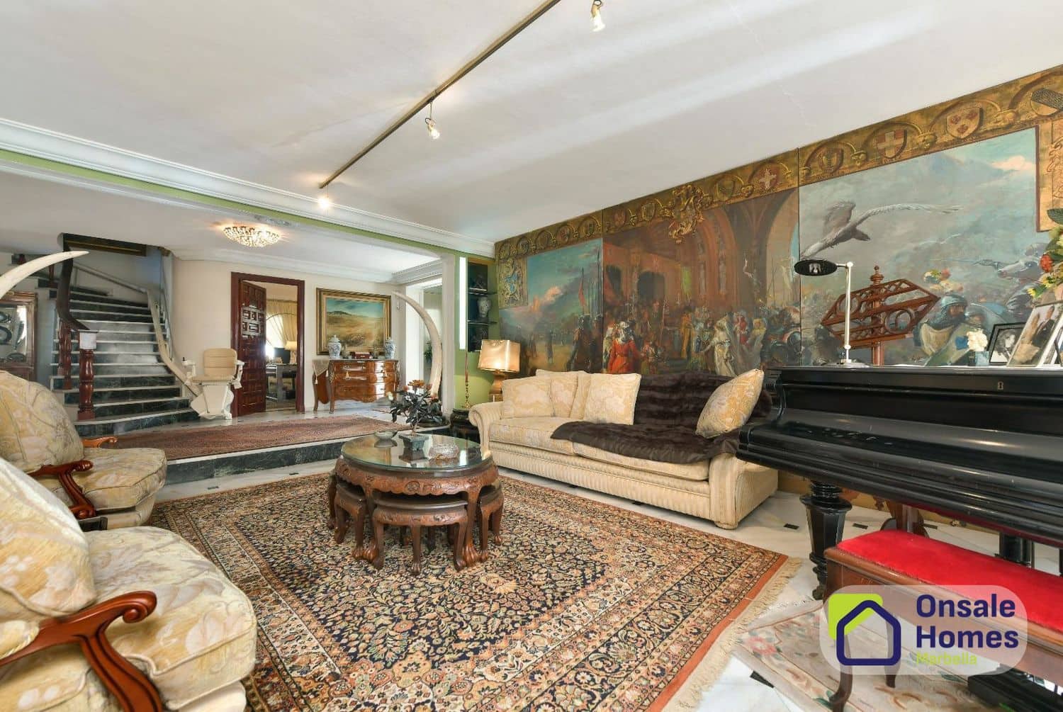6 bedroom Villa for sale in Marbella with pool garage - € 1,495,000 (Ref: 9981677)