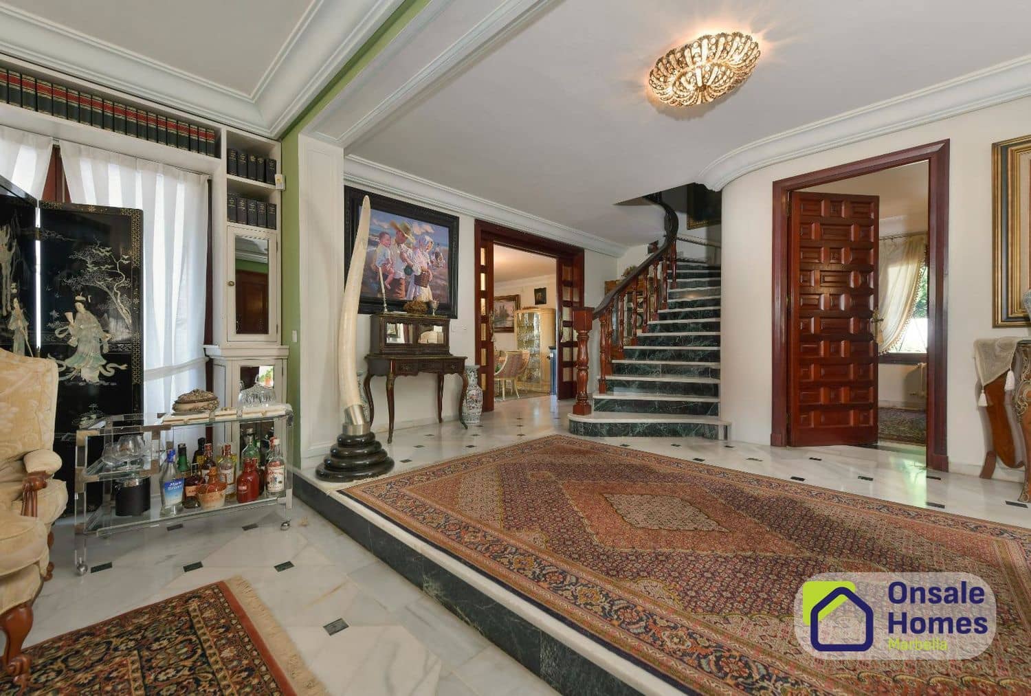 6 bedroom Villa for sale in Marbella with pool garage - € 1,495,000 (Ref: 9981677)
