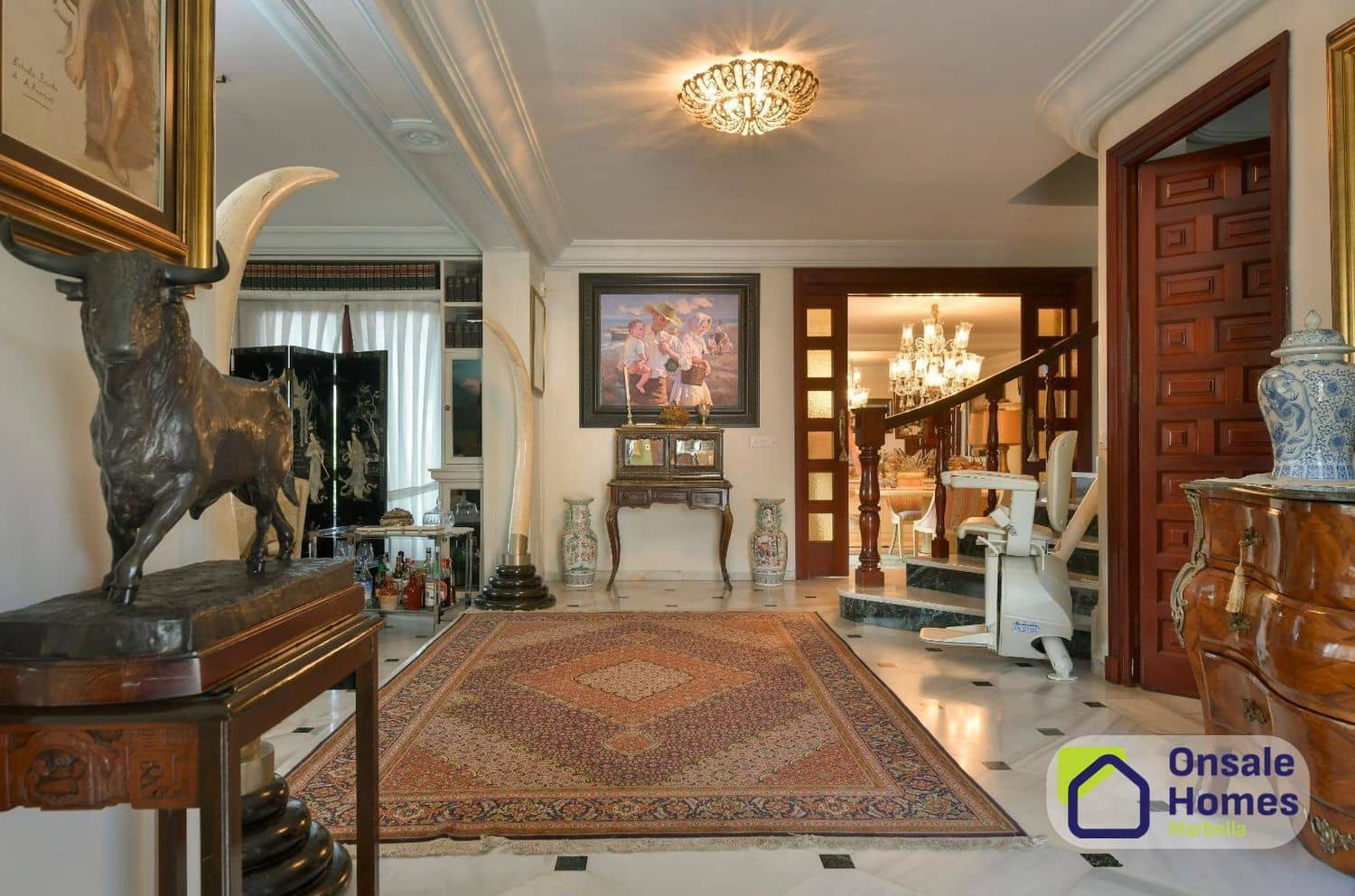 6 bedroom Villa for sale in Marbella with pool garage - € 1,495,000 (Ref: 9981677)