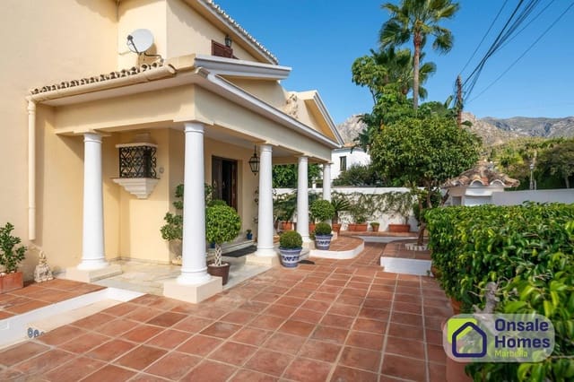 6 bedroom Villa for sale in Valdeolletas - Las Cancelas - Xarblanca, Marbella with pool garage - € 1,495,000 (Ref: 9981677)