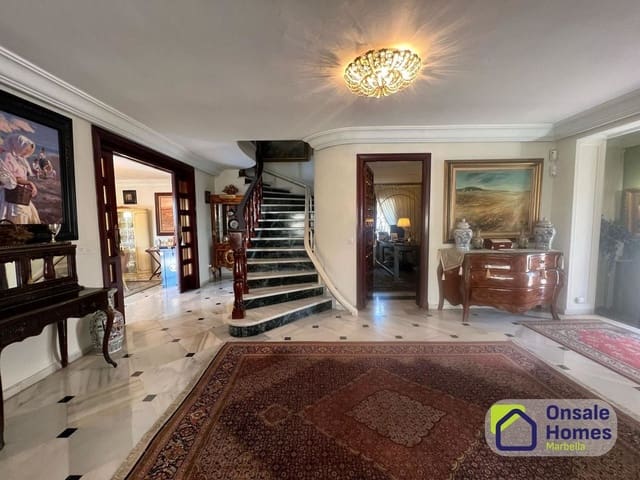 6 bedroom Villa for sale in Valdeolletas - Las Cancelas - Xarblanca, Marbella with pool garage - € 1,495,000 (Ref: 9981677)