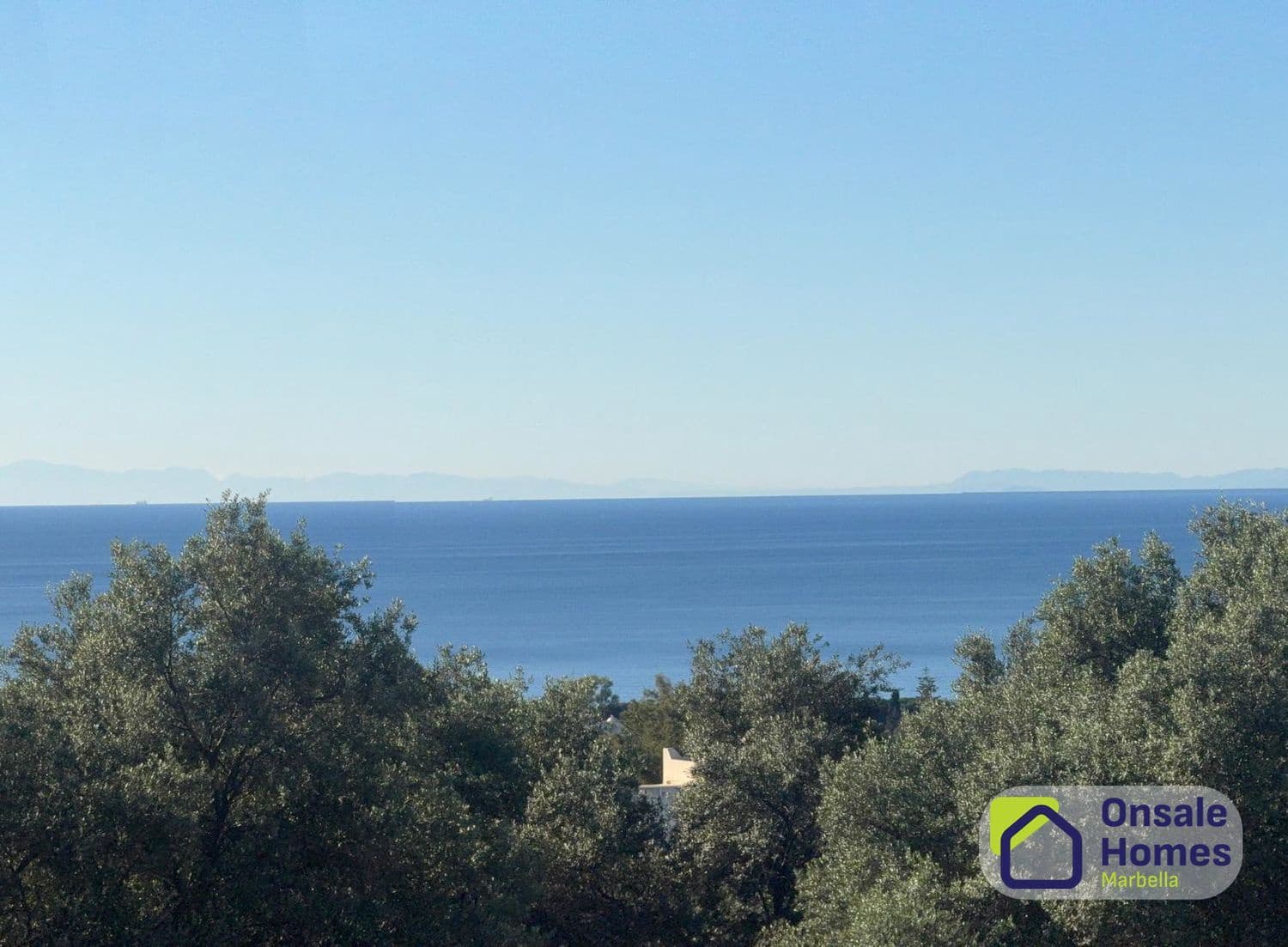 6 bedroom Villa for sale in Marbella with pool garage - € 1,495,000 (Ref: 9981677)