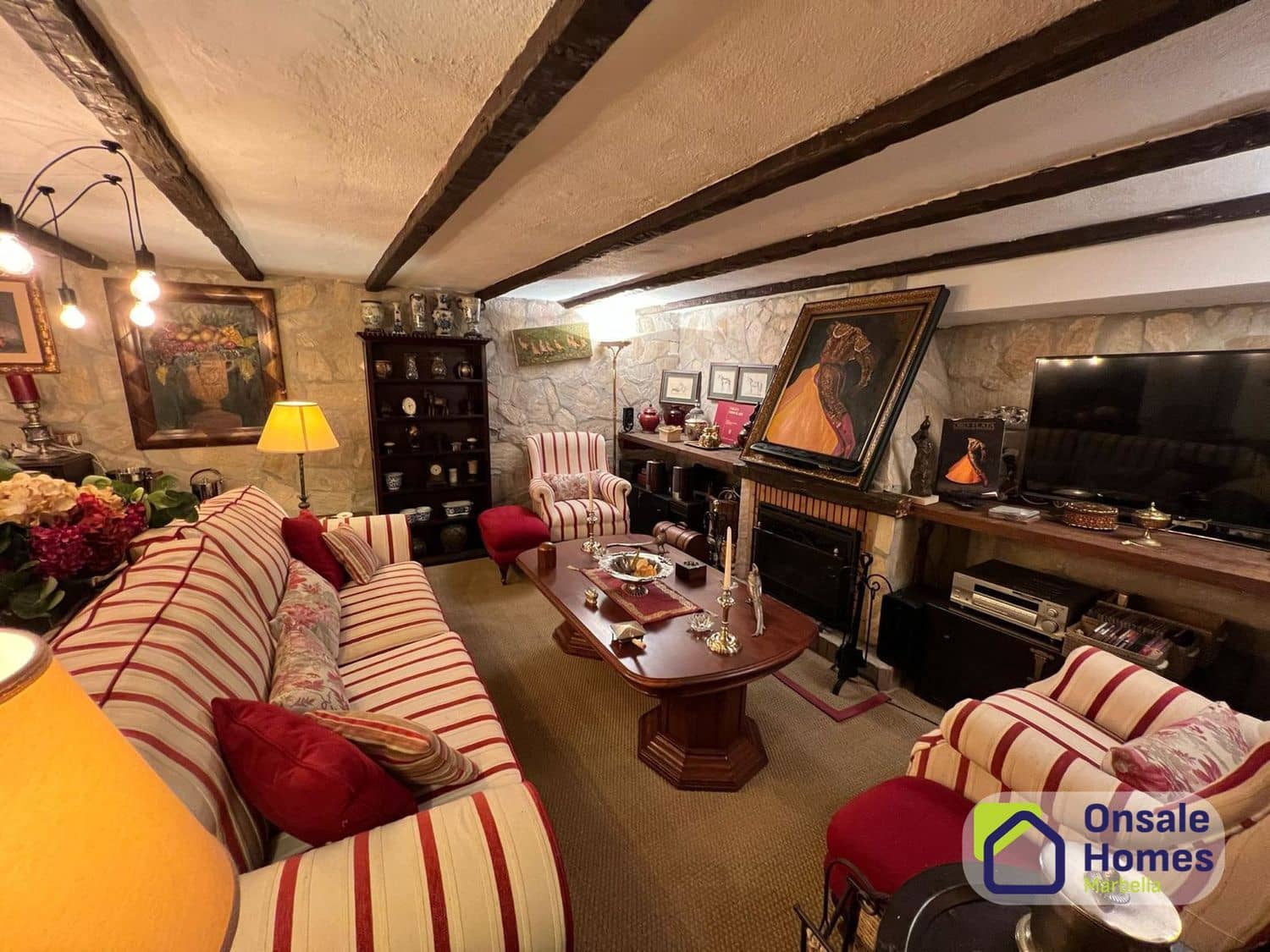 6 bedroom Villa for sale in Marbella with pool garage - € 1,495,000 (Ref: 9981677)