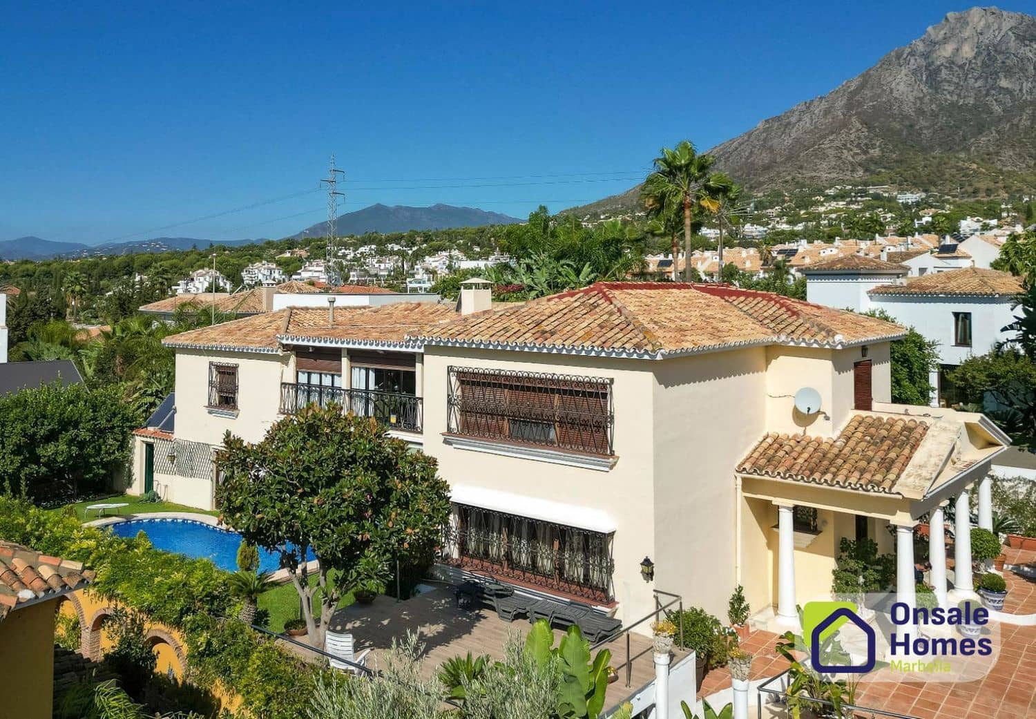 6 bedroom Villa for sale in Marbella with pool garage - € 1,495,000 (Ref: 9981677)