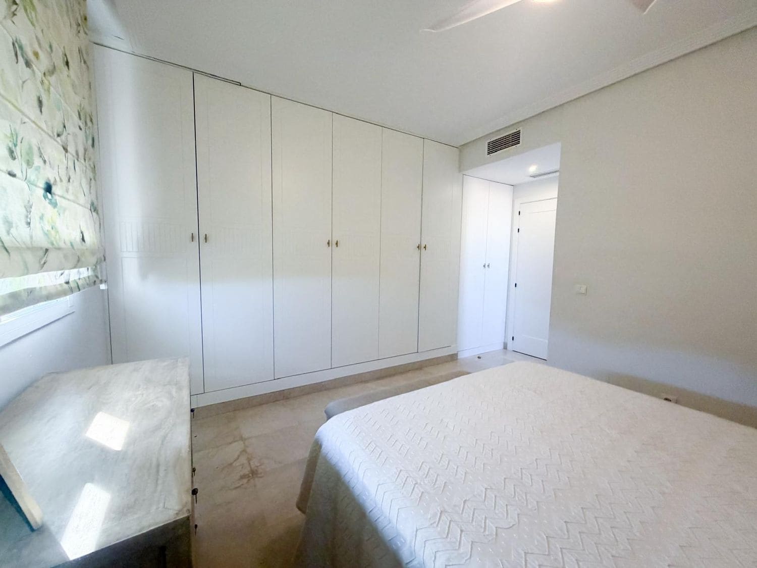 2 soveværelse Lejlighed til salg i Marbella med swimmingpool garage - € 425.000 (Ref: 9984194)