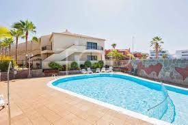 2 bedroom Flat for sale in Playa del Duque with pool garage - € 435,000 (Ref: 10048590)