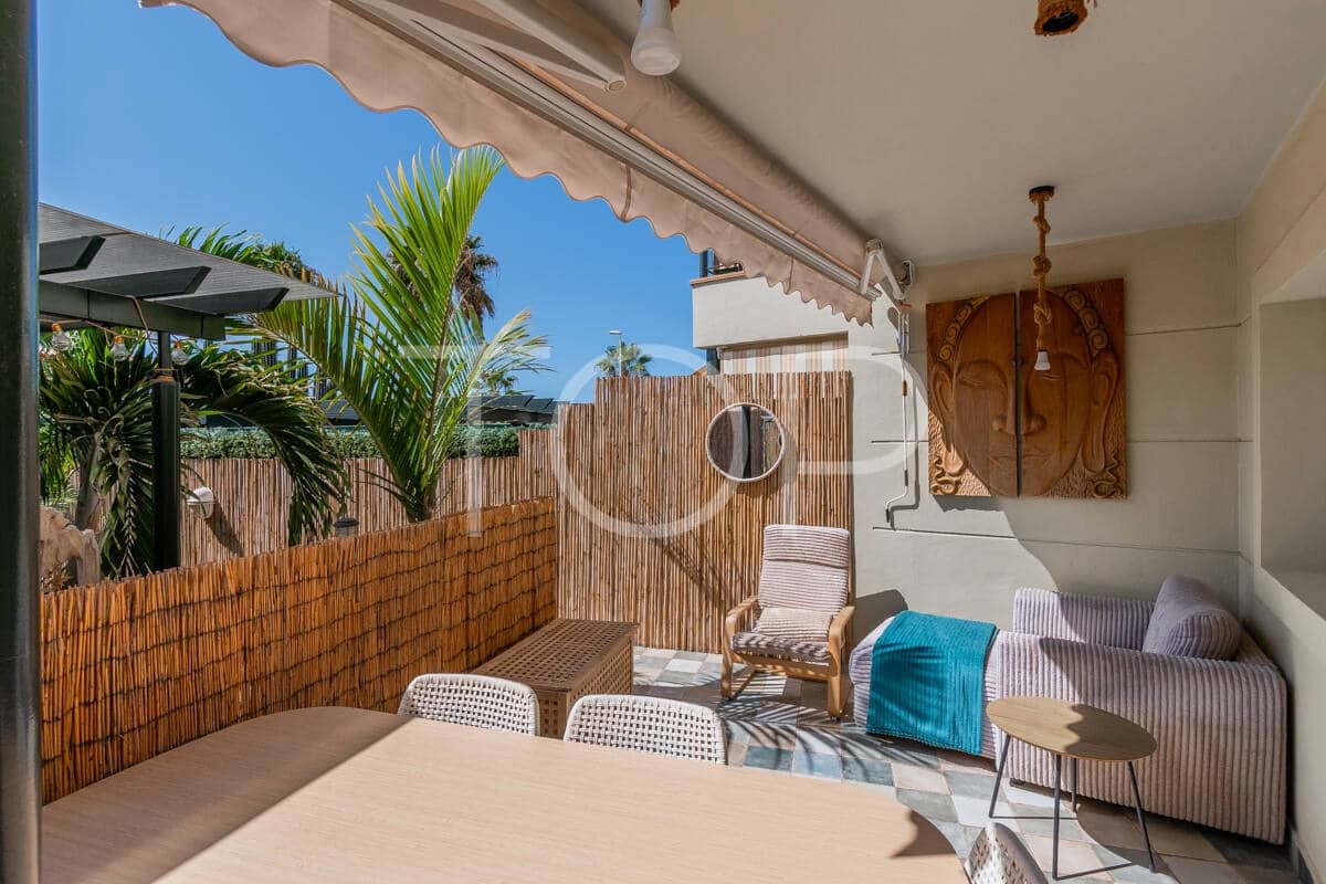 2 bedroom Flat for sale in Playa del Duque with pool garage - € 435,000 (Ref: 10048590)