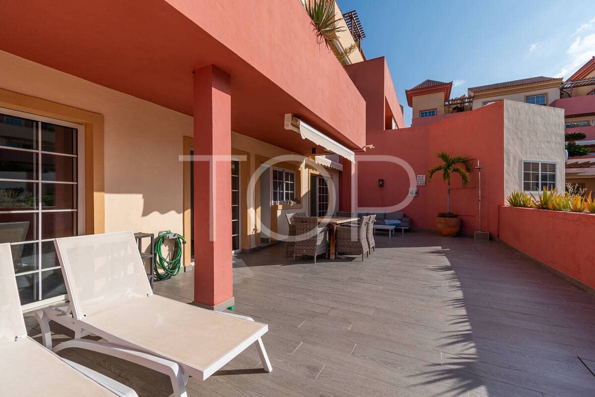 3 chambre Appartement à vendre à Playa del Duque avec piscine - 895 000 € (Ref: 10048592)