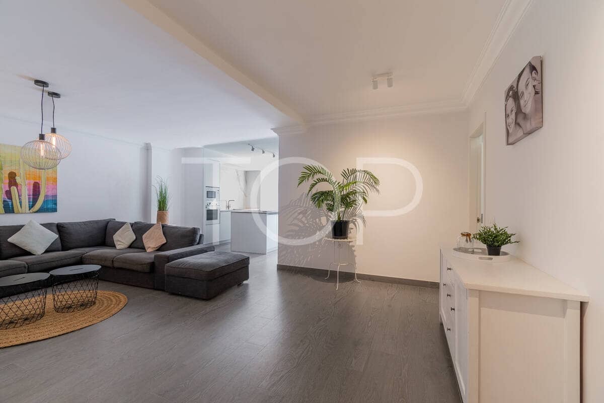 3 chambre Appartement à vendre à Playa del Duque avec piscine - 895 000 € (Ref: 10048592)