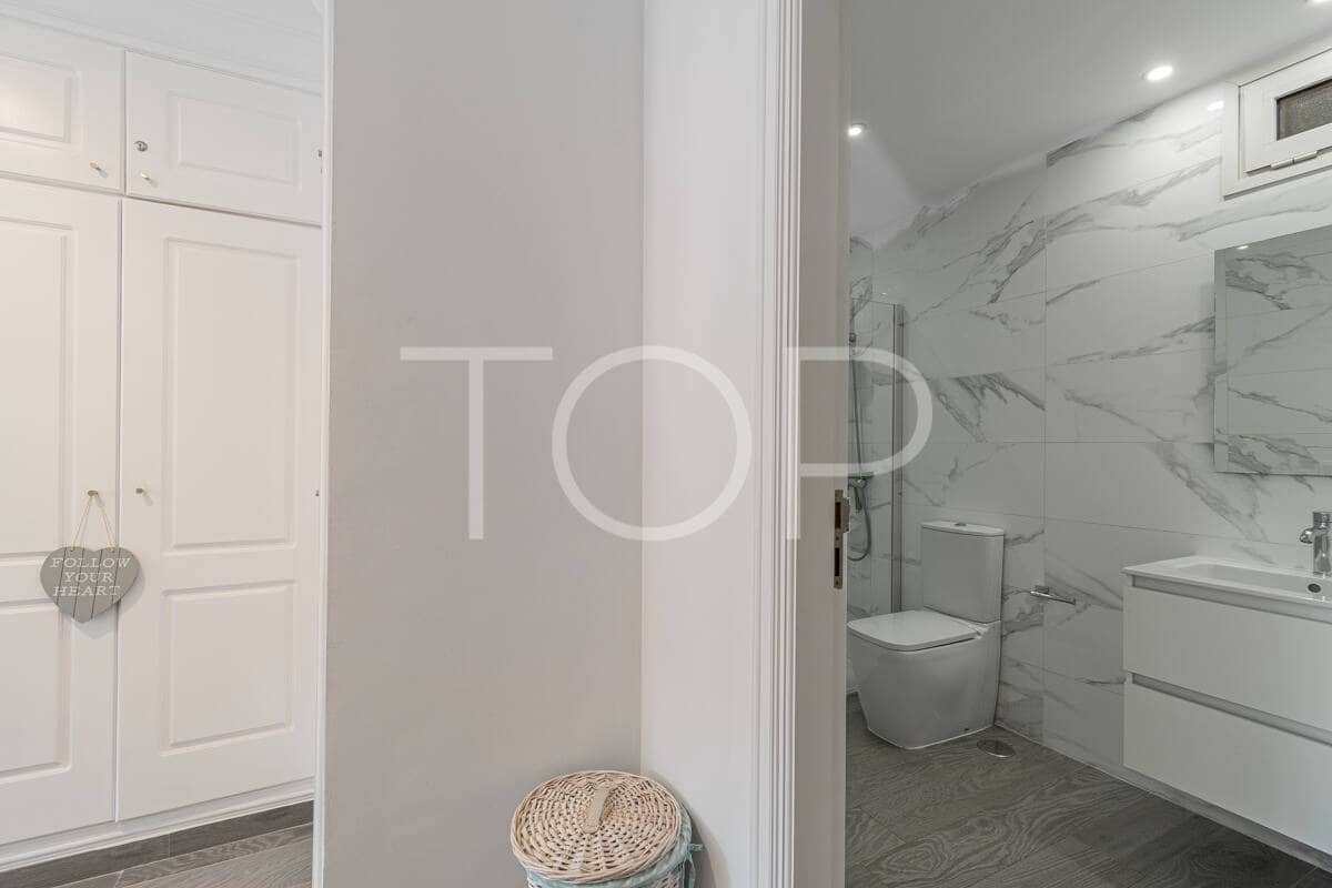 3 chambre Appartement à vendre à Playa del Duque avec piscine - 895 000 € (Ref: 10048592)