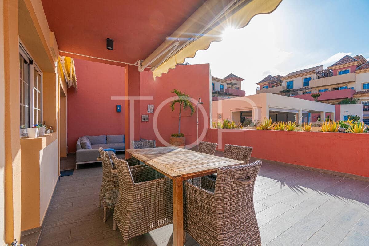 3 chambre Appartement à vendre à Playa del Duque avec piscine - 895 000 € (Ref: 10048592)
