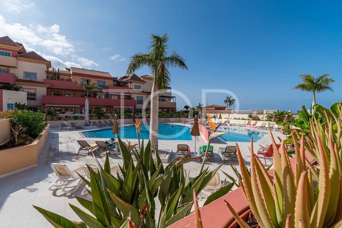 3 chambre Appartement à vendre à Playa del Duque avec piscine - 895 000 € (Ref: 10048592)