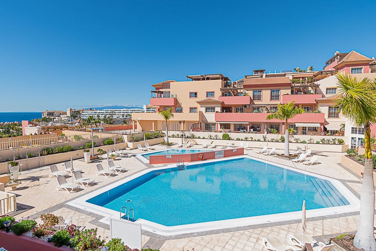 3 chambre Appartement à vendre à Playa del Duque avec piscine - 895 000 € (Ref: 10048592)