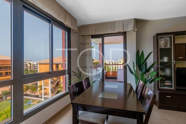 1 makuuhuone Kattohuoneisto myytävänä paikassa Palm-Mar, Arona mukana uima-altaan 
autotalli - 300 000 € (Ref: 10061086)