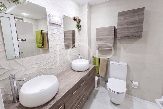 3 Zimmer Reihenhaus zu verkaufen in Casco Urbano, Adeje mit Pool Garage - 695.000 € (Ref: 10063533)