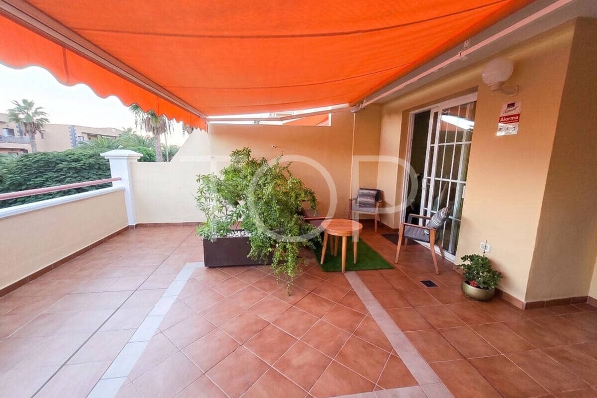 3 chambre Villa/Maison Mitoyenne à vendre à Adeje avec piscine garage - 695 000 € (Ref: 10063533)