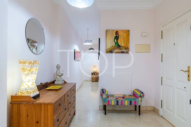Ático de 3 habitaciones en Playa del Duque, Adeje en venta con piscina garaje - 950.000 € (Ref: 10063534)