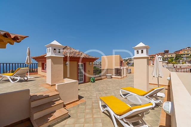 Ático de 3 habitaciones en Playa del Duque, Adeje en venta con piscina garaje - 950.000 € (Ref: 10063534)