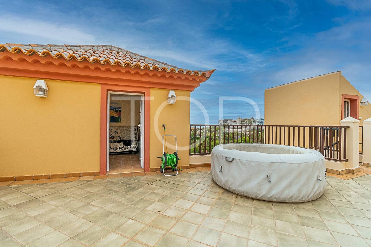 Ático de 3 habitaciones en Playa del Duque en venta con piscina garaje - 950.000 € (Ref: 10063534)