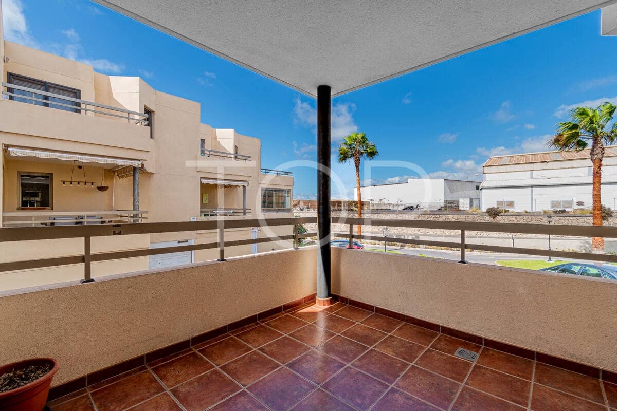 Adosado de 2 habitaciones en La Tejita en venta con piscina garaje - 550.000 € (Ref: 10063535)