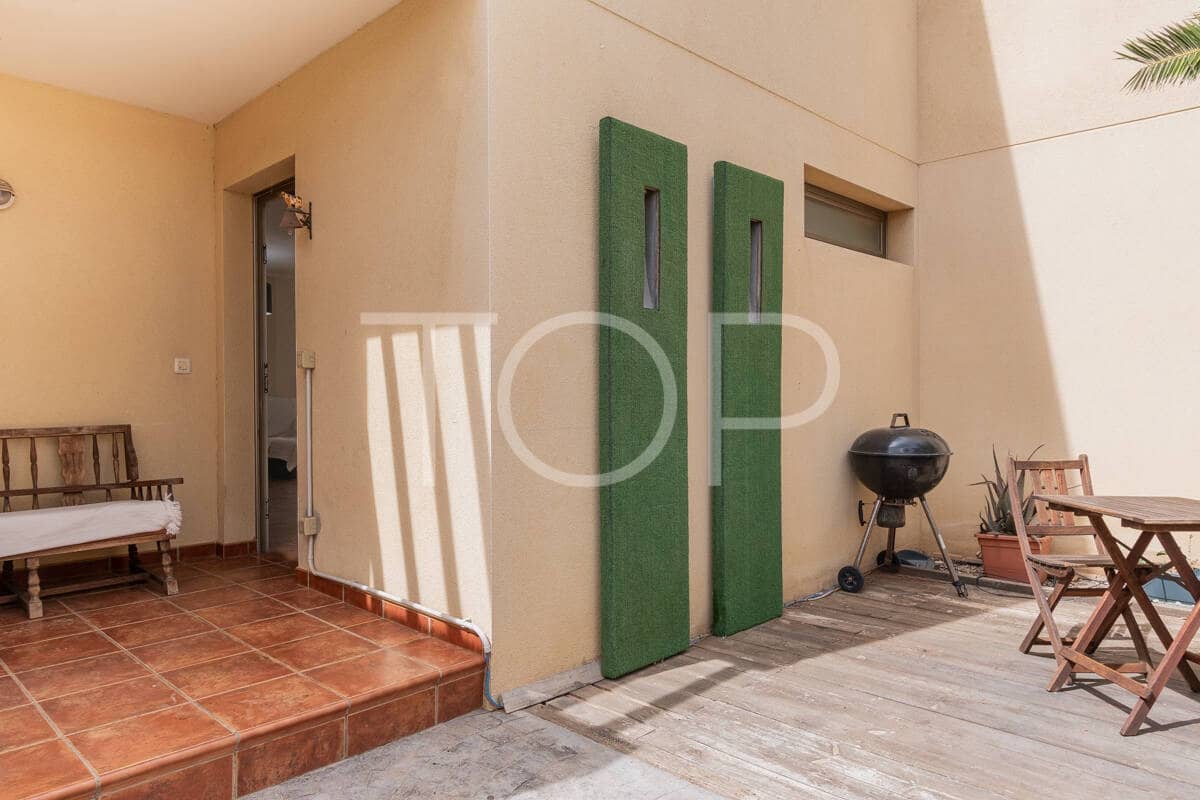 Adosado de 2 habitaciones en La Tejita en venta con piscina garaje - 550.000 € (Ref: 10063535)