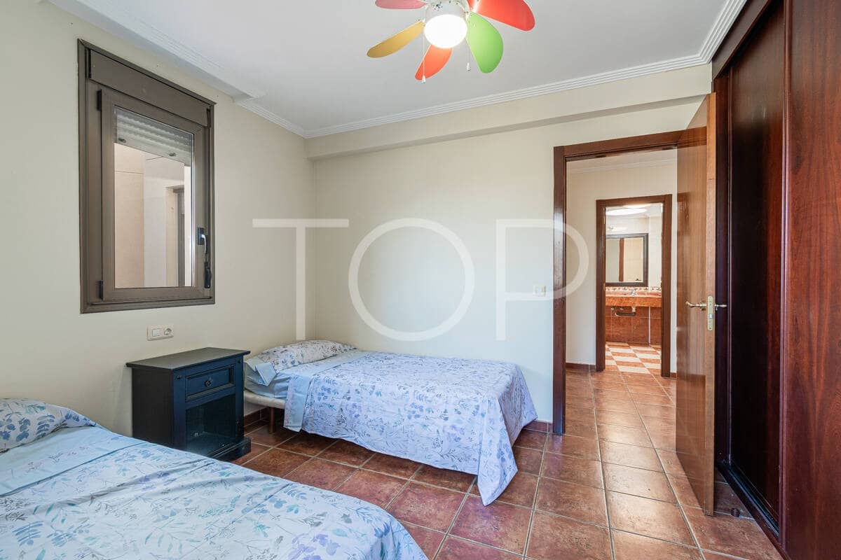Adosado de 2 habitaciones en La Tejita en venta con piscina garaje - 550.000 € (Ref: 10063535)