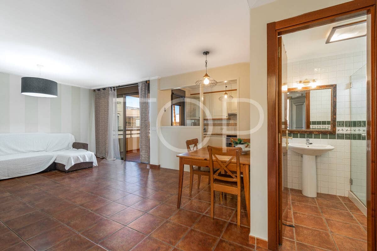 Adosado de 2 habitaciones en La Tejita en venta con piscina garaje - 550.000 € (Ref: 10063535)