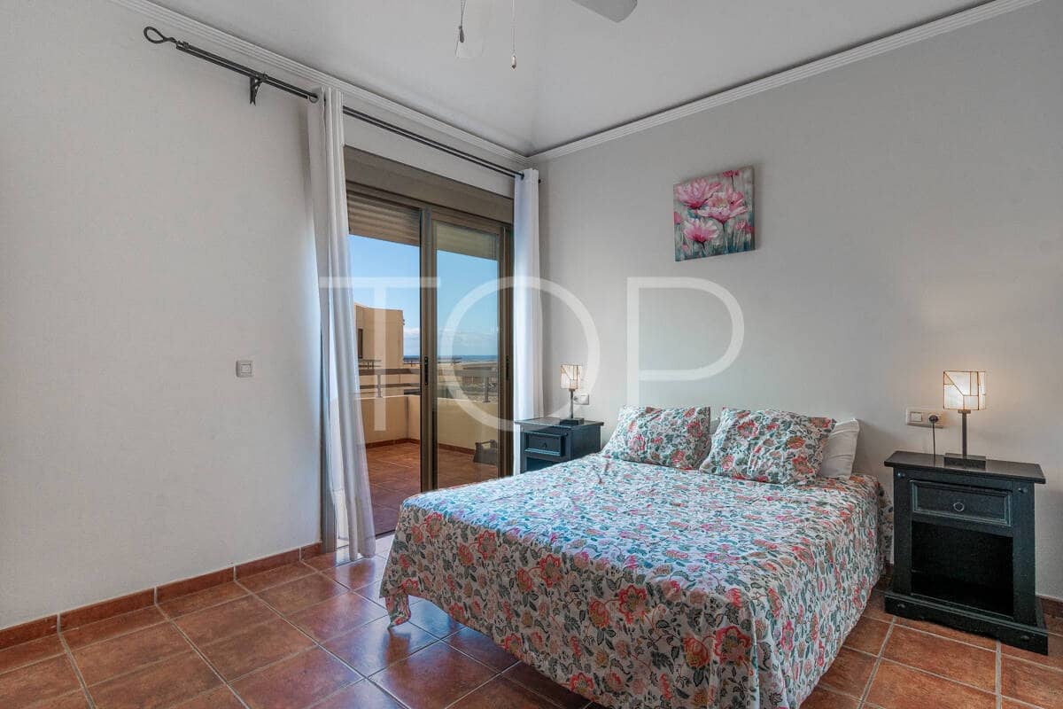 Adosado de 2 habitaciones en La Tejita en venta con piscina garaje - 550.000 € (Ref: 10063535)