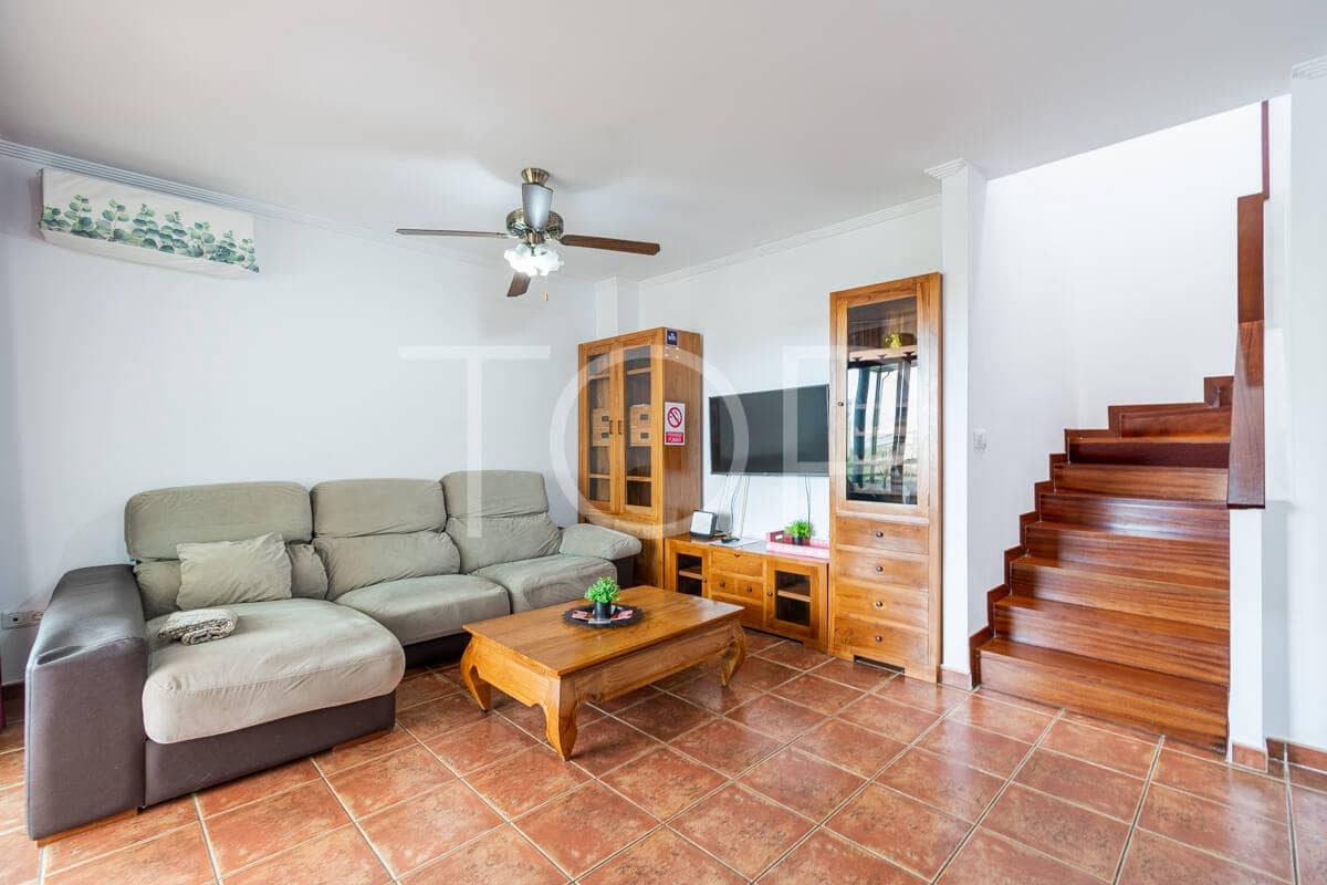 3 chambre Villa/Maison Mitoyenne à vendre à La Tejita avec piscine garage - 588 297 € (Ref: 10063536)