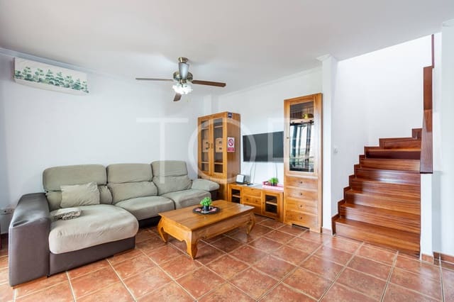 3 makuuhuone Rivitalo myytävänä paikassa La Tejita, Granadilla de Abona - 588 297 € (Ref: 10063536)