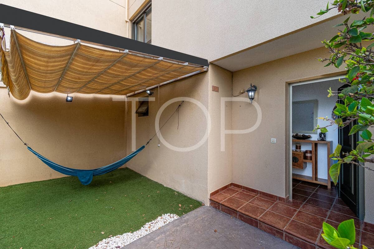 3 chambre Villa/Maison Mitoyenne à vendre à La Tejita avec piscine garage - 588 297 € (Ref: 10063536)