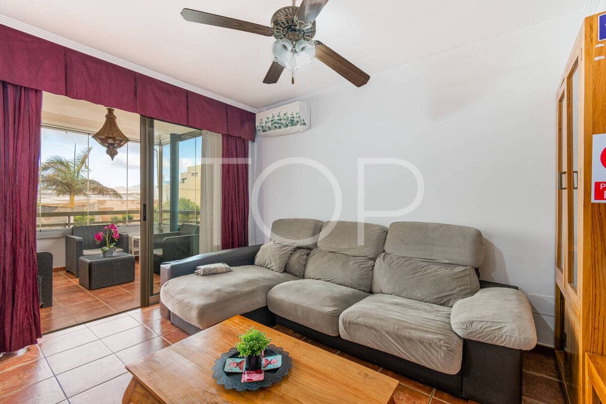3 chambre Villa/Maison Mitoyenne à vendre à La Tejita avec piscine garage - 588 297 € (Ref: 10063536)