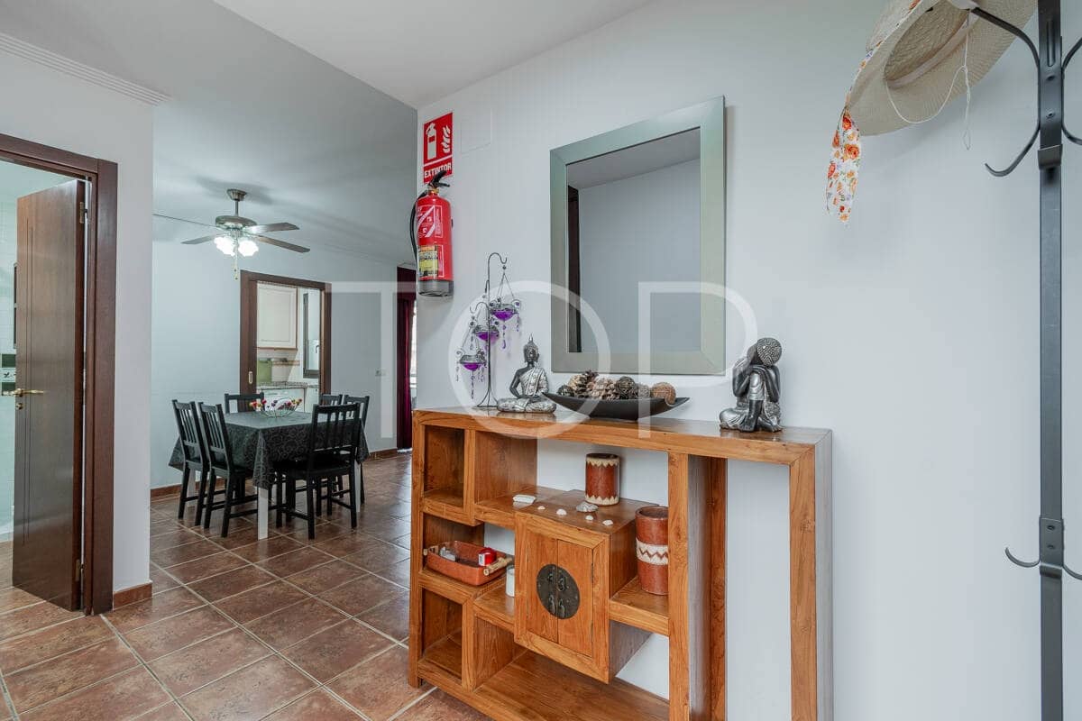 3 chambre Villa/Maison Mitoyenne à vendre à La Tejita avec piscine garage - 588 297 € (Ref: 10063536)