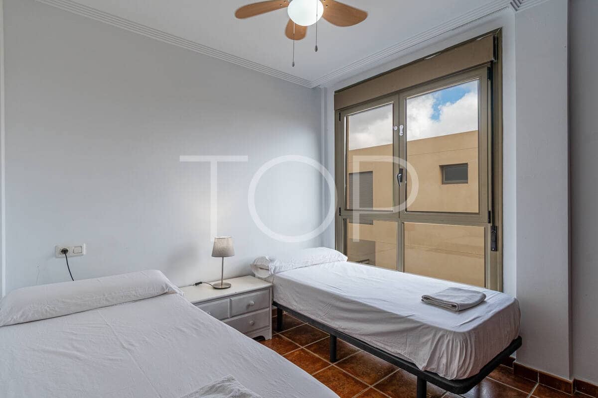 3 chambre Villa/Maison Mitoyenne à vendre à La Tejita avec piscine garage - 588 297 € (Ref: 10063536)
