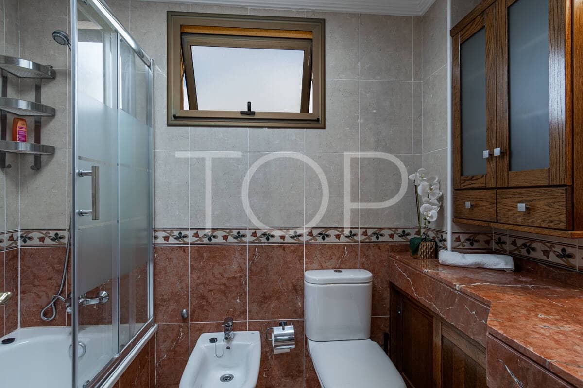 3 chambre Villa/Maison Mitoyenne à vendre à La Tejita avec piscine garage - 588 297 € (Ref: 10063536)