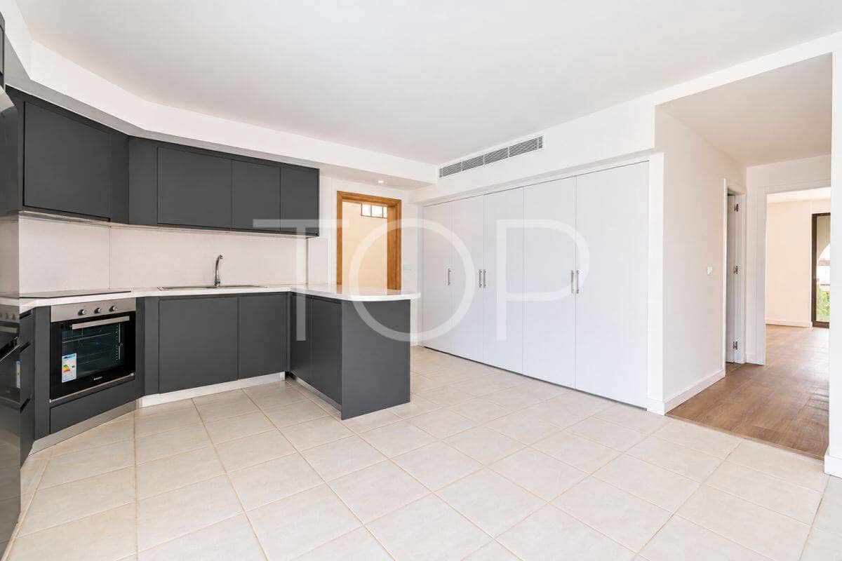 1 bedroom Penthouse for sale in Los Cristianos with pool garage - € 569,580 (Ref: 10066958)