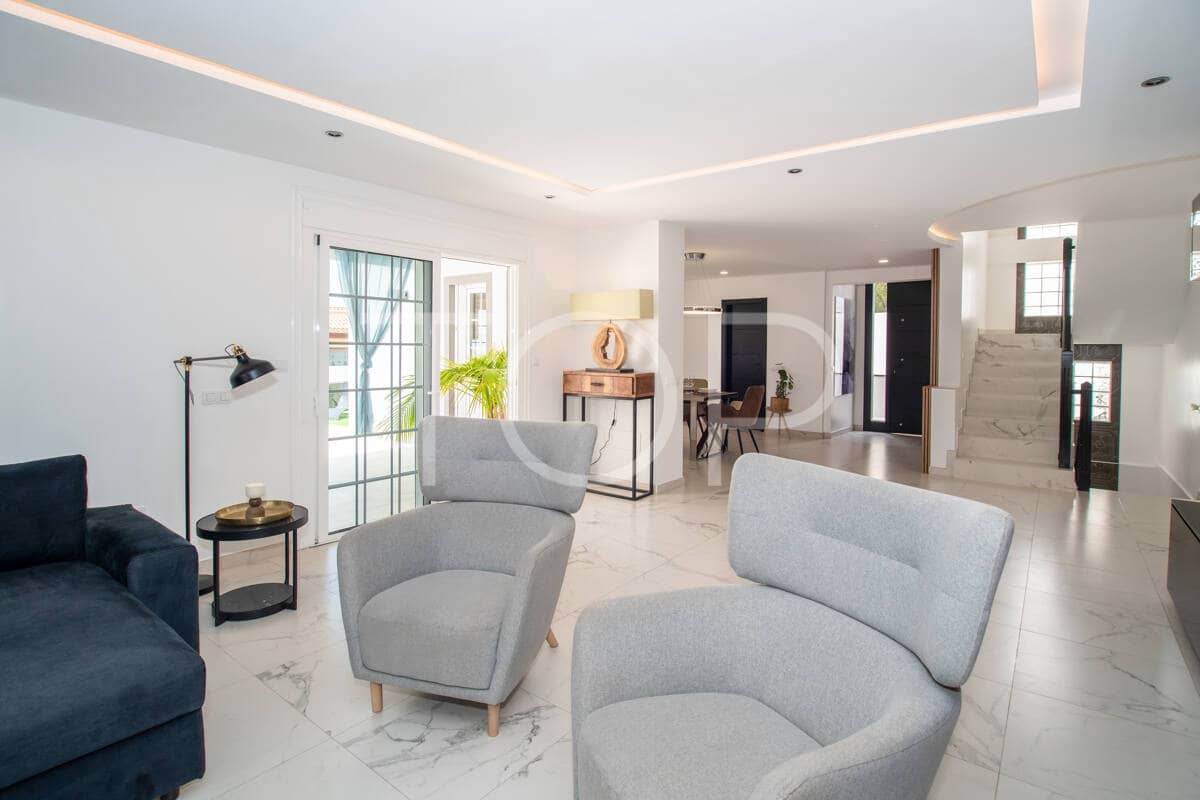 4 Zimmer Villa zu verkaufen in Costa Adeje mit Pool Garage - 1.590.000 € (Ref: 10074752)