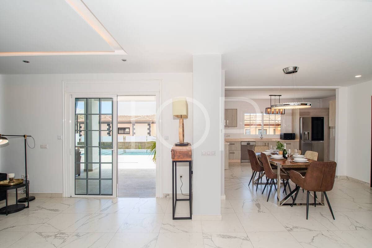 4 Zimmer Villa zu verkaufen in Costa Adeje mit Pool Garage - 1.590.000 € (Ref: 10074752)