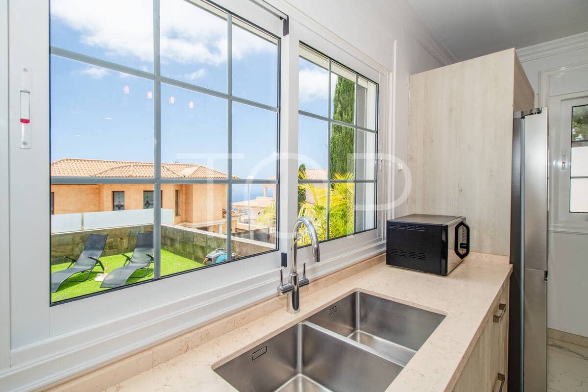 4 Zimmer Villa zu verkaufen in Costa Adeje mit Pool Garage - 1.590.000 € (Ref: 10074752)