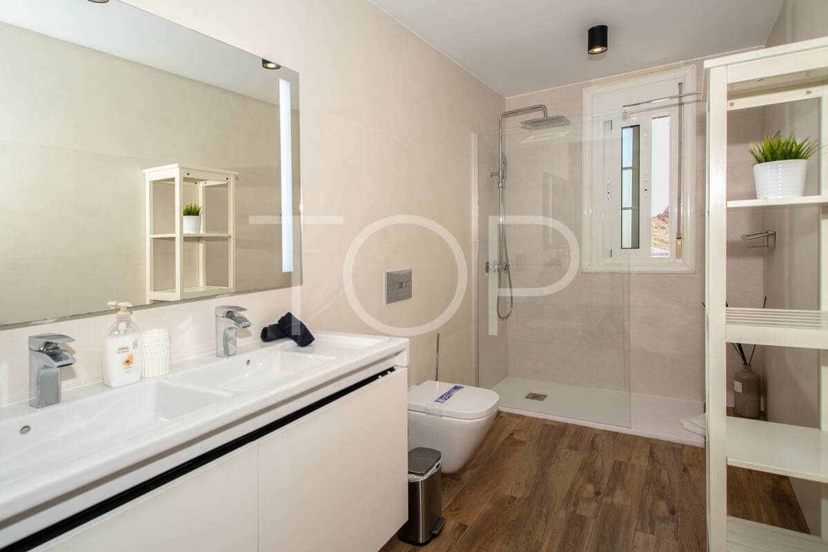 4 Zimmer Villa zu verkaufen in Costa Adeje mit Pool Garage - 1.590.000 € (Ref: 10074752)
