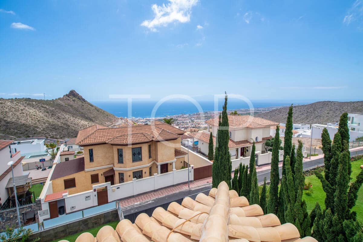 4 Zimmer Villa zu verkaufen in Costa Adeje mit Pool Garage - 1.590.000 € (Ref: 10074752)