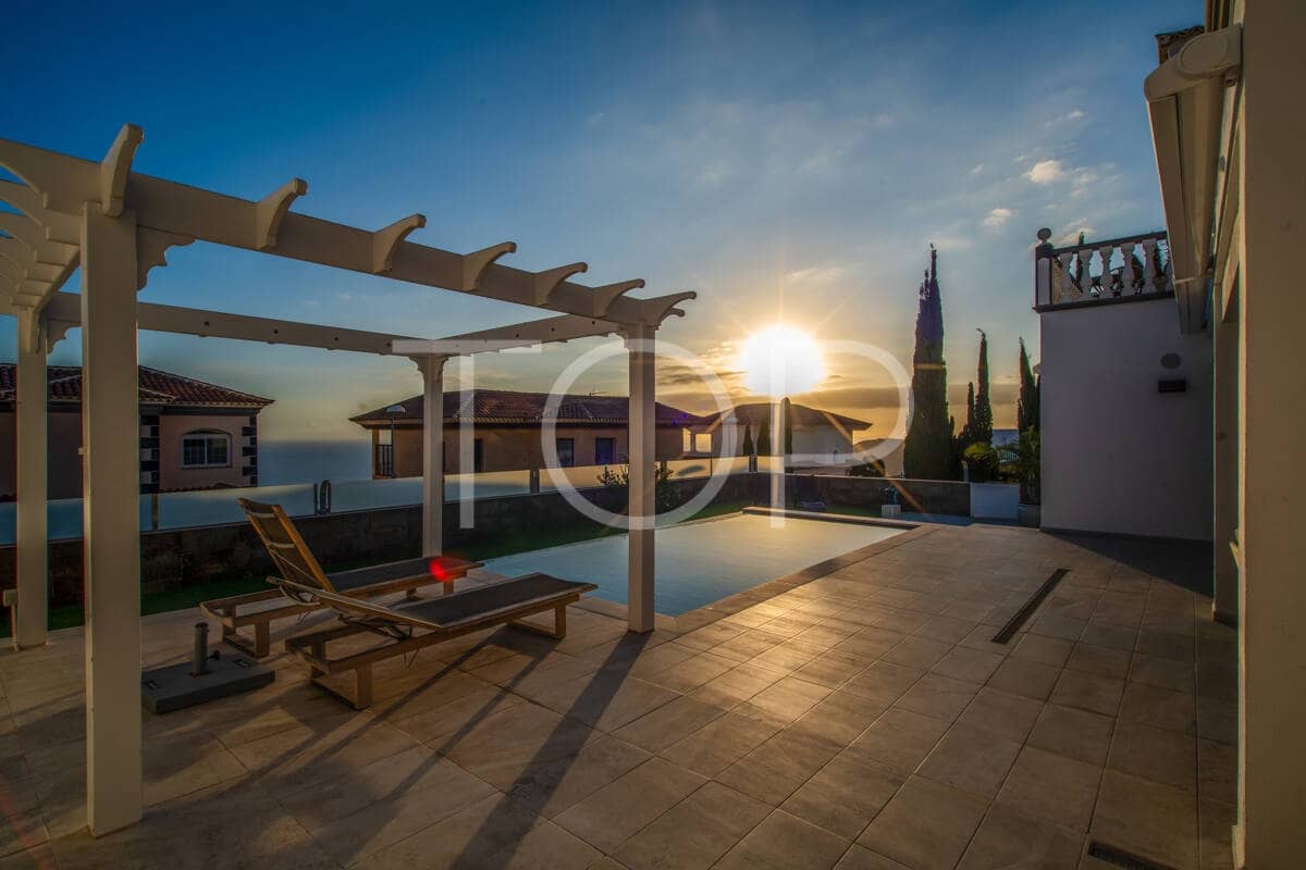 4 Zimmer Villa zu verkaufen in Costa Adeje mit Pool Garage - 1.590.000 € (Ref: 10074752)
