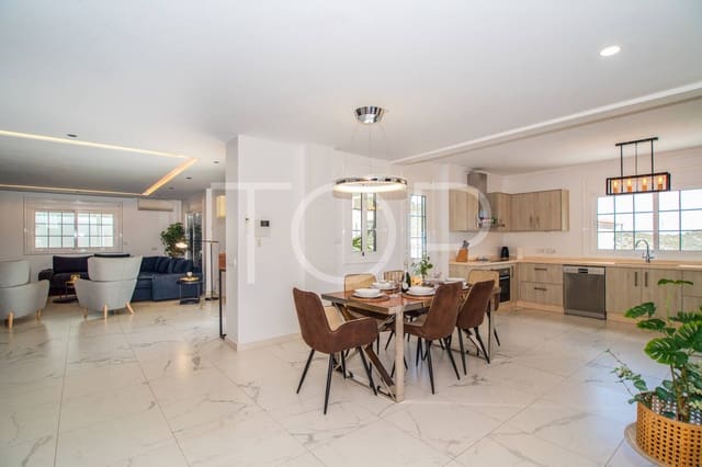 4 Zimmer Villa zu verkaufen in Torviscas Centro y Alto, Adeje mit Pool Garage - 1.590.000 € (Ref: 10074752)