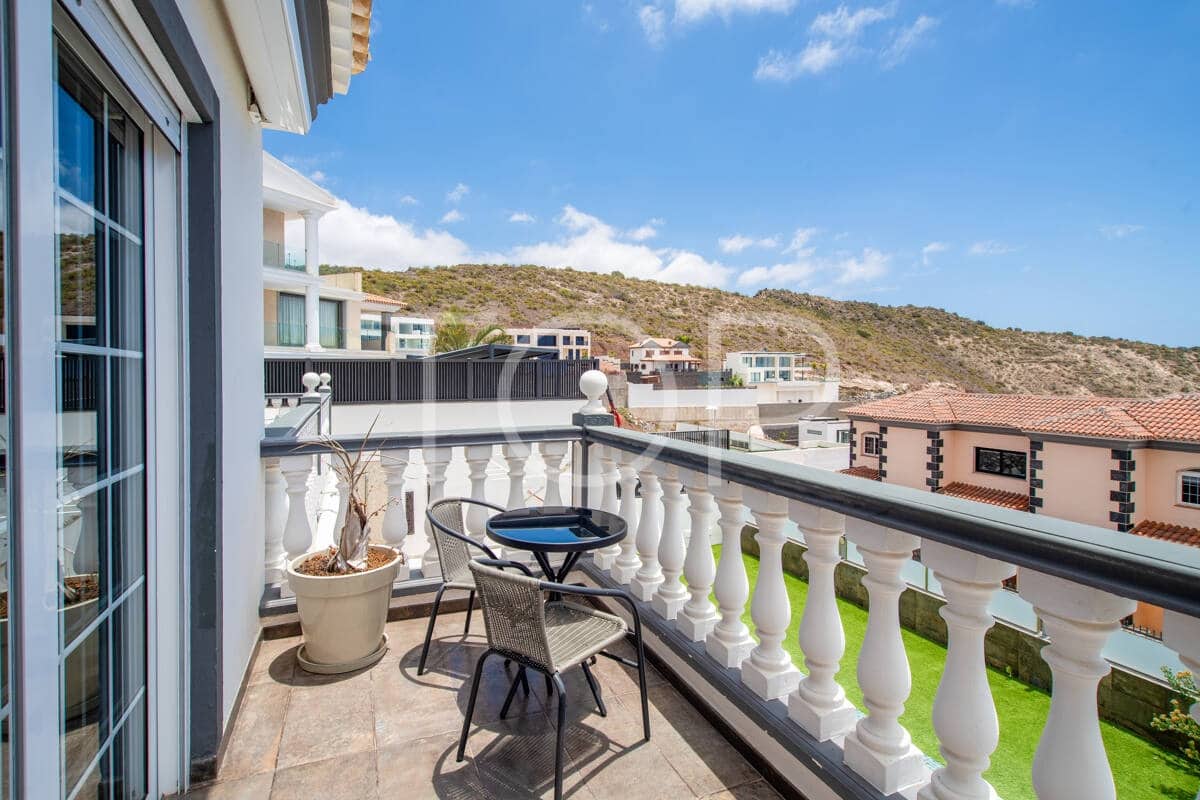 4 Zimmer Villa zu verkaufen in Costa Adeje mit Pool Garage - 1.590.000 € (Ref: 10074752)